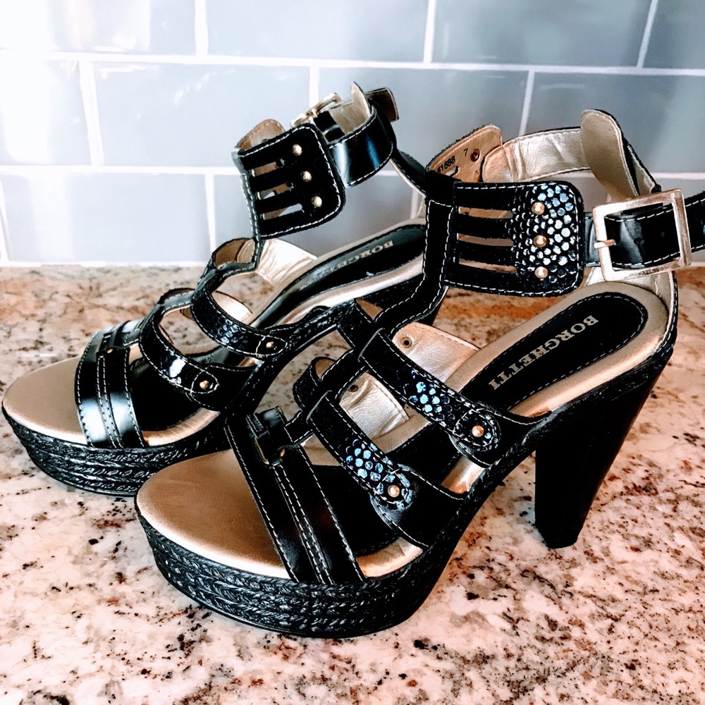 Platform pumps - Picture 1 of 6